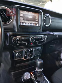 جیپ رانگلەر